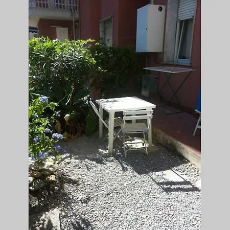 Monolocale Con Giardino 100mt/mare Nyaraló