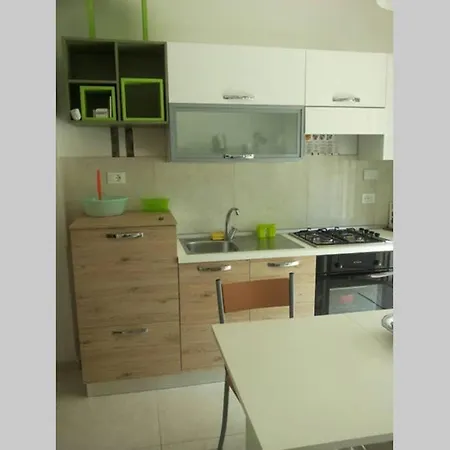 Monolocale Con Giardino 100mt/mare