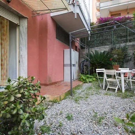 Prázdninový dům Monolocale Con Giardino 100mt/mare *